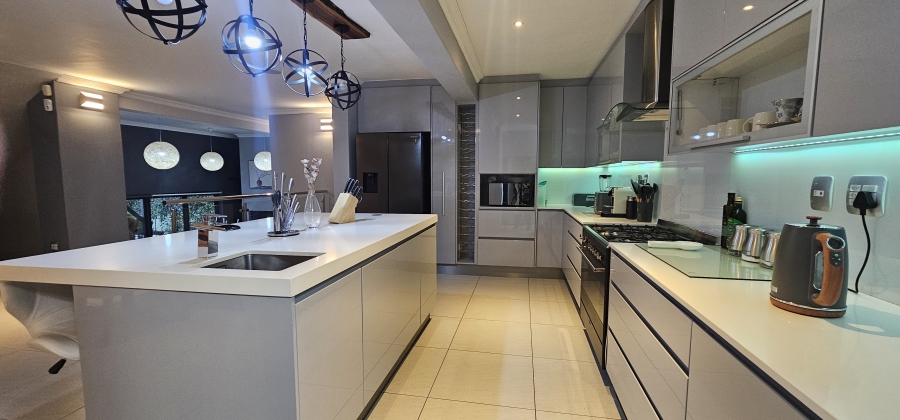 7 Bedroom Property for Sale in Country Club Western Cape